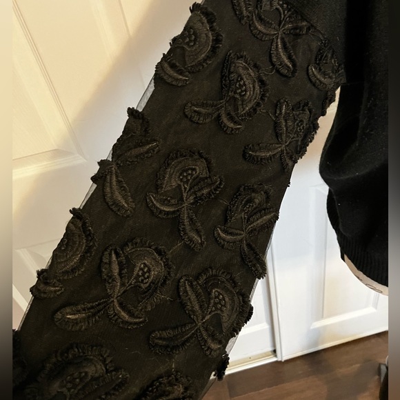 Mock neck lace sleeve sweater (M) - Picture 2 of 5